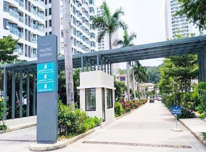 Bán căn hộ chung cư: Chính chủ cần bán căn hộ 2 ngủ, 2vs s 65m2 căn góc 3 mặt th