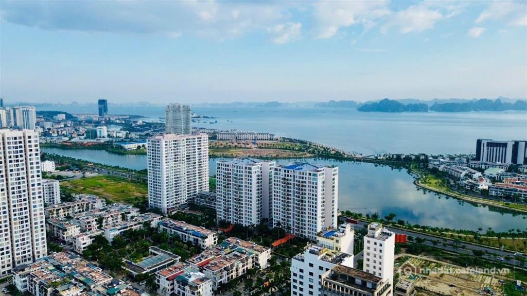 Bán căn hộ chung cư: Do chuyển định cư, cần bán căn hộ 3pn 96m2 view biển đông n