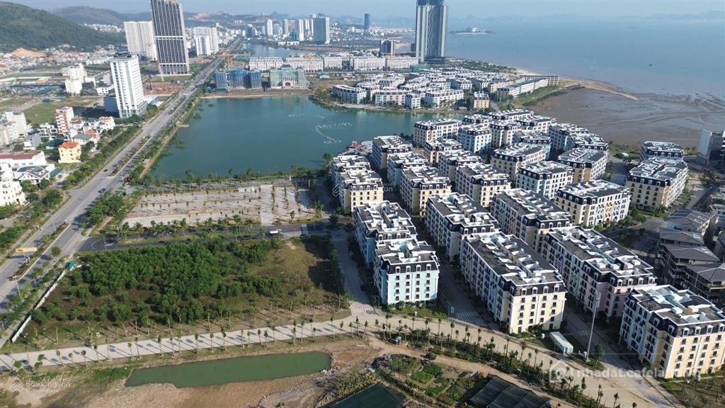 Bán nhà riêng: Siêu phẩm căn góc liền kề aqua city hạ long hướng đông 81,5tr/m2