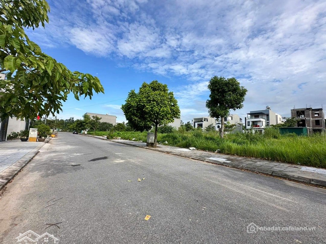 Bán đất thổ cư: Bán đất Nền Sổ đỏ, Kđt Park Hill Vĩnh Yên, 150m2, Mt 7.5m. Giá 2