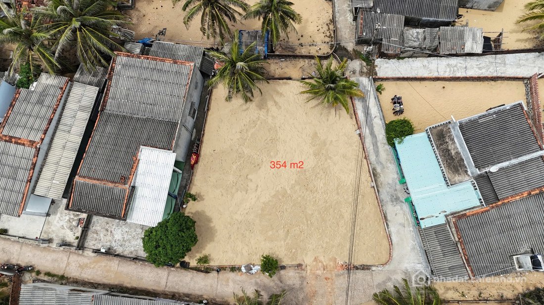 Bán đất thổ cư: Bất động sản biển Bình Định 350m2 3mặt tiền đường. Phù hợp xây d