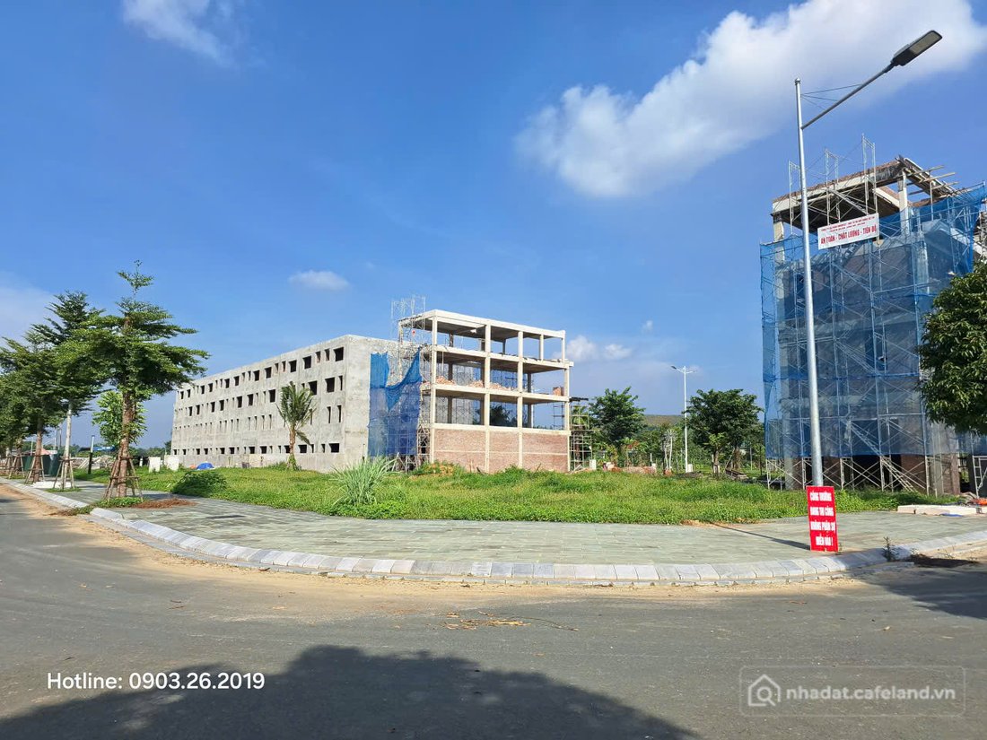 Bán đất thổ cư: Cần bán lô đất đô thị thuộc Lk2 Centreville Lương Sơn, View Công