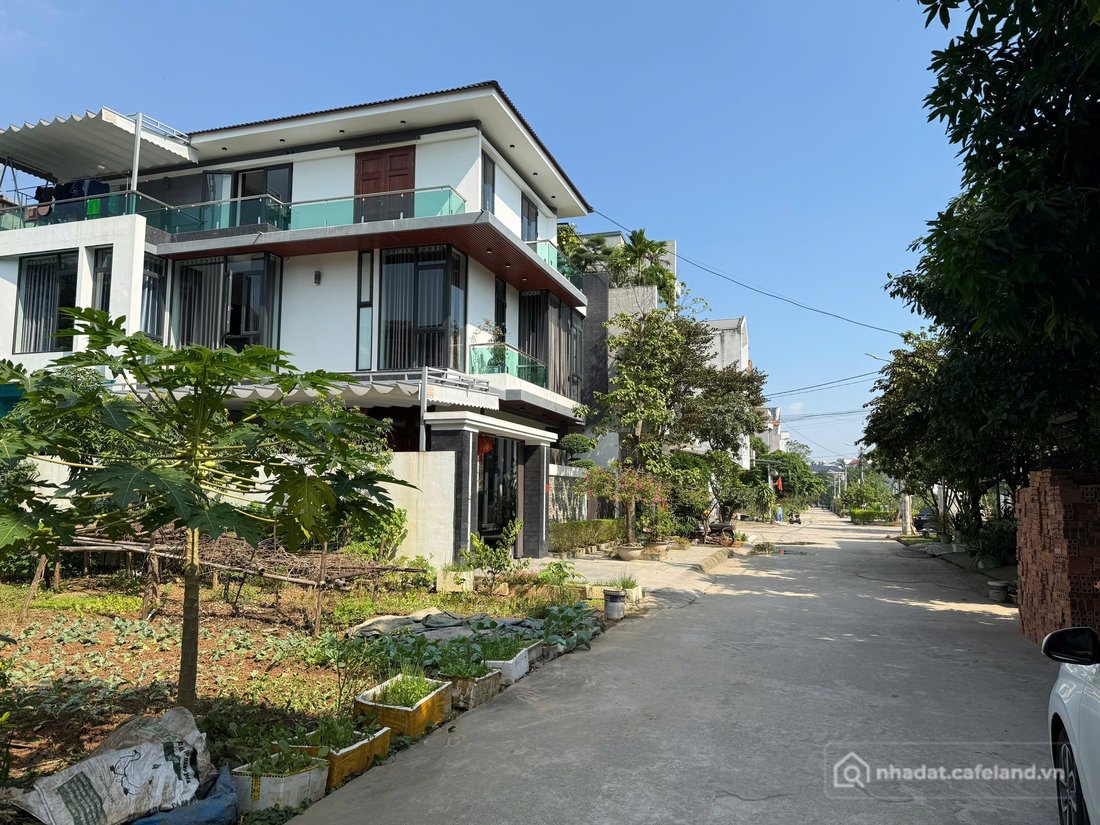 Bán đất thổ cư: Bán đất 90m² ngang 6m giá 4.8 tỷ Phường Việt Trì