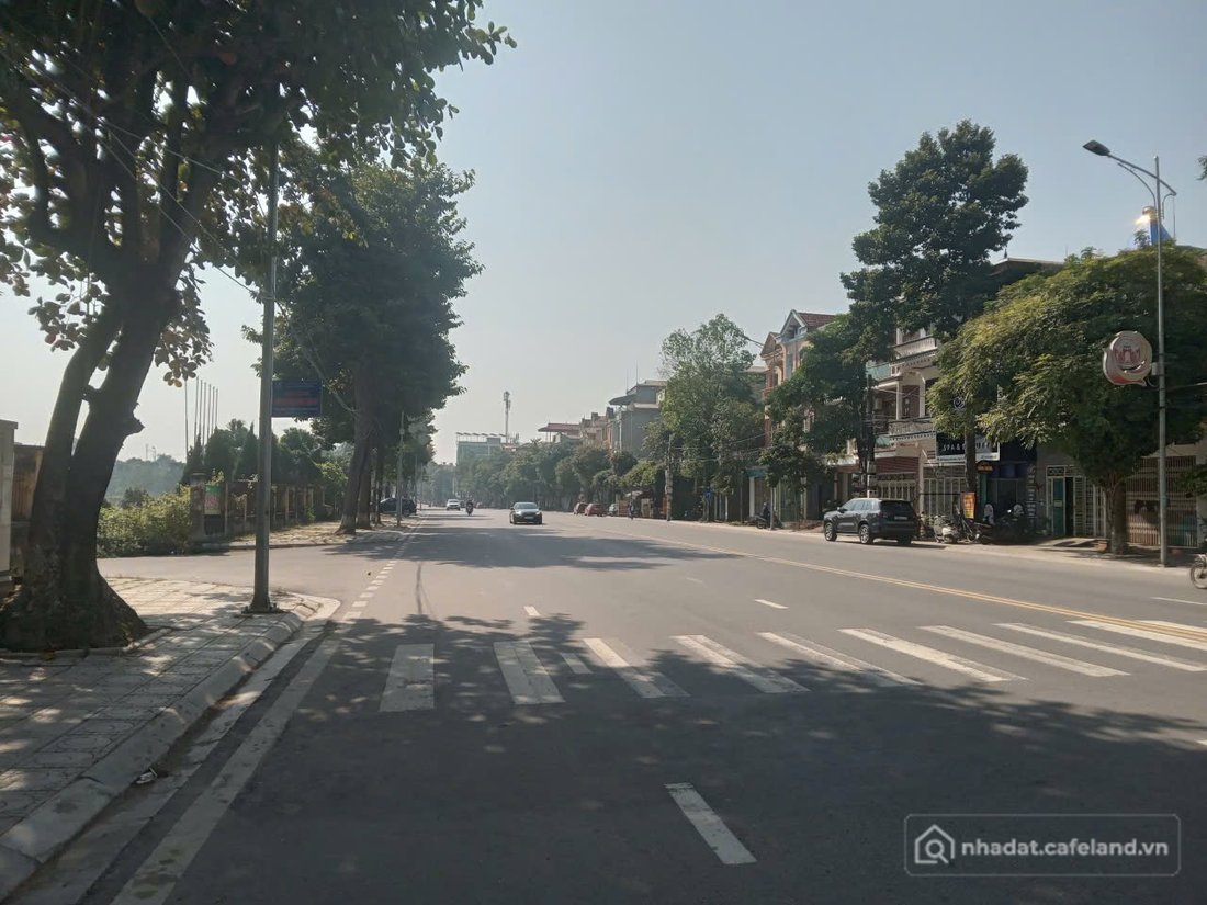 Bán đất thổ cư: Bán đất 60m² ngang 4m giá 5.6 tỷ Phường Việt Trì