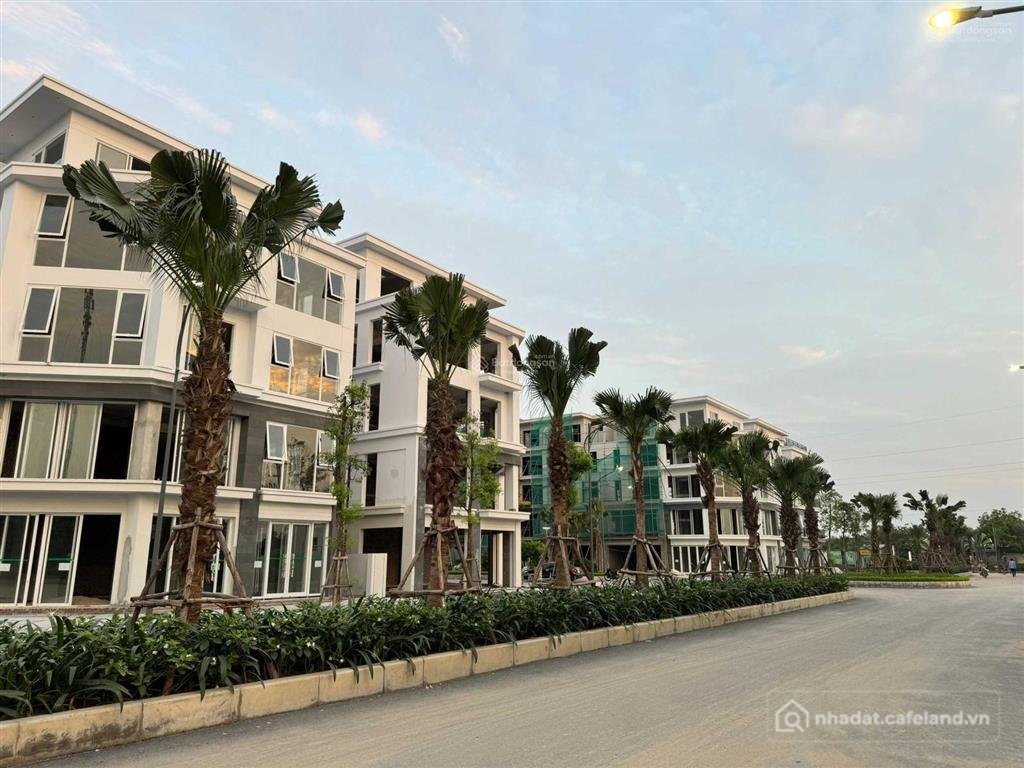 Bán nhà riêng: 6 tỷ (40%) sở hữu ngay căn vip biệt thự view hồ tại palm manor vi