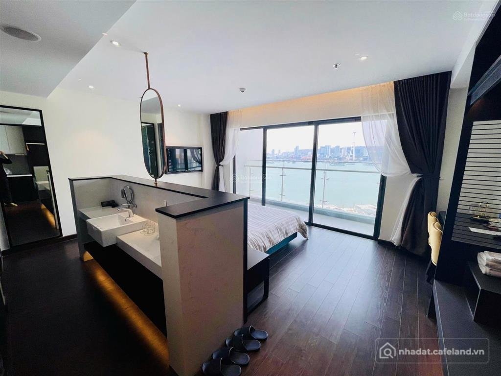 Bán căn hộ chung cư: Cần bán gấp stu view biển tầng trung số tứ quý giá tốt nhất