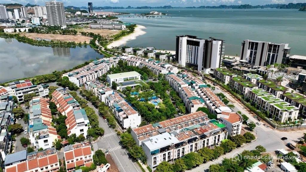 Bán nhà riêng: Bán liền kề 5pn, 6wc, 121m2 tại lotus residences, hùng thắng, hạ 
