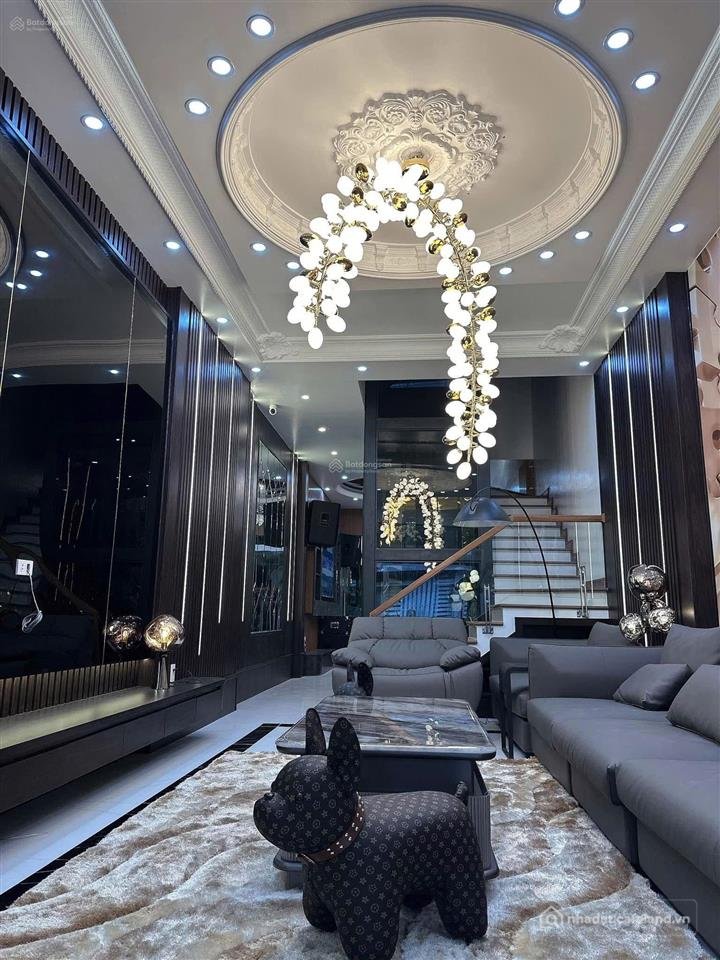 Bán nhà riêng: Bán gấp nhà liền kề tại vinhomes golden avenue móng cái, giá siêu