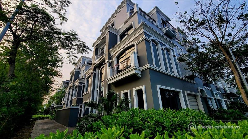 Bán nhà riêng: Bán lô góc grand bay đường to, 166m2 hướng đông nam