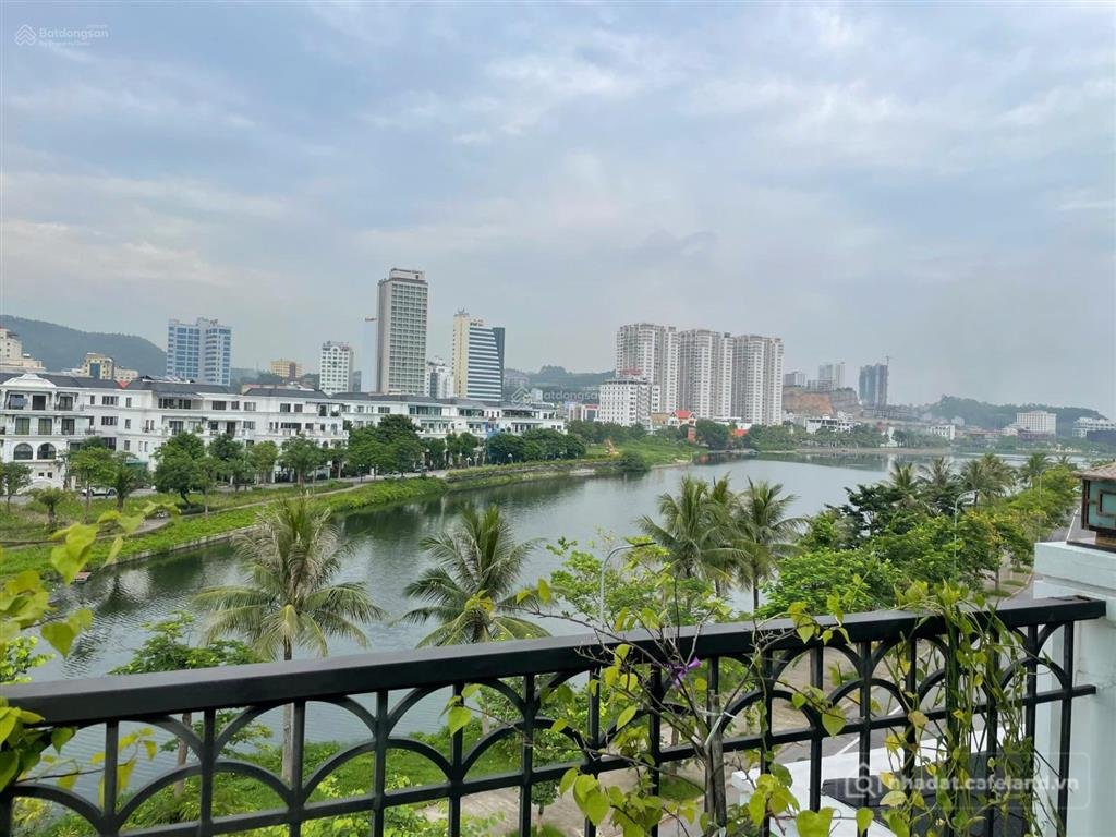 Bán nhà riêng: Bán lỗ giá 11 tỉ căn shophouse vip góc view hồ và biển grand bay 