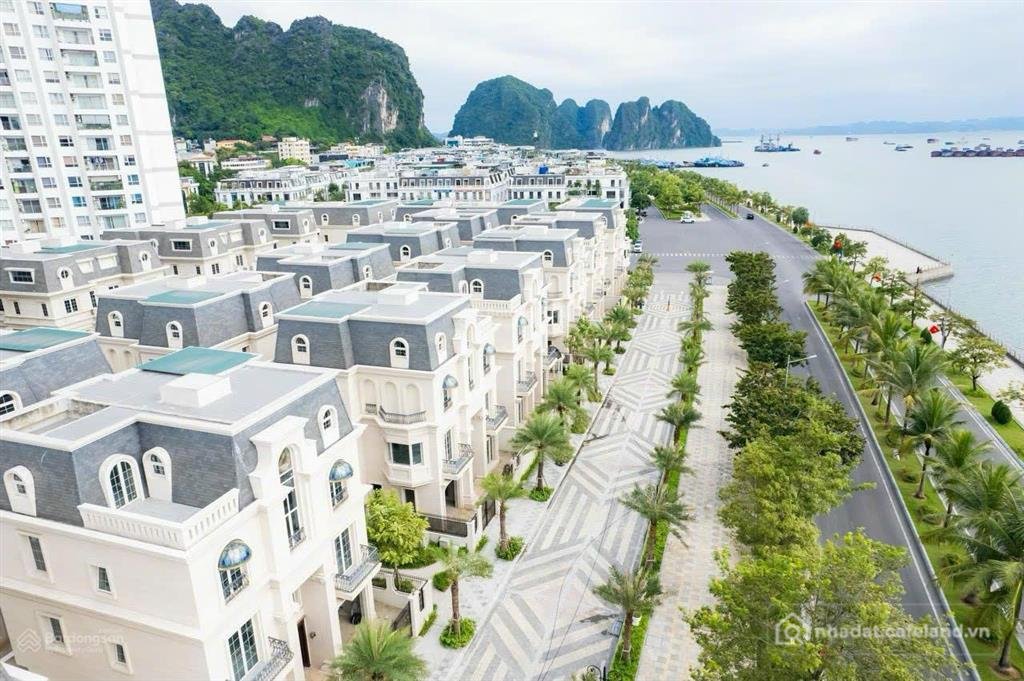 Bán nhà riêng: Biệt thự đơn lập tại sapphire mansion hạ long sổ trao tay giá 5x 