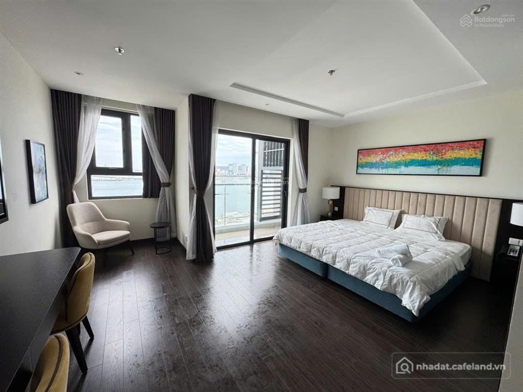 Bán căn hộ chung cư: Căn hộ view biển full nội thất sẵn sổ đỏ trung tâm hạ long 
