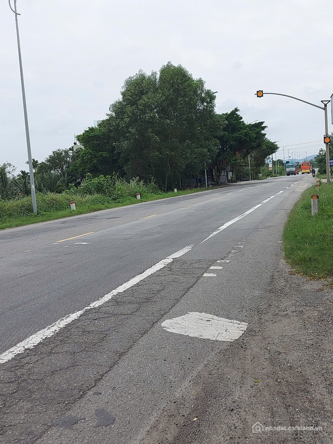 Bán đất thổ cư: LÔ ĐẤT 2 MẶT TIỀN ĐƯỜNG NGUYỄN CHÁNH VÀ NGUYỄN TẤT THÀNH