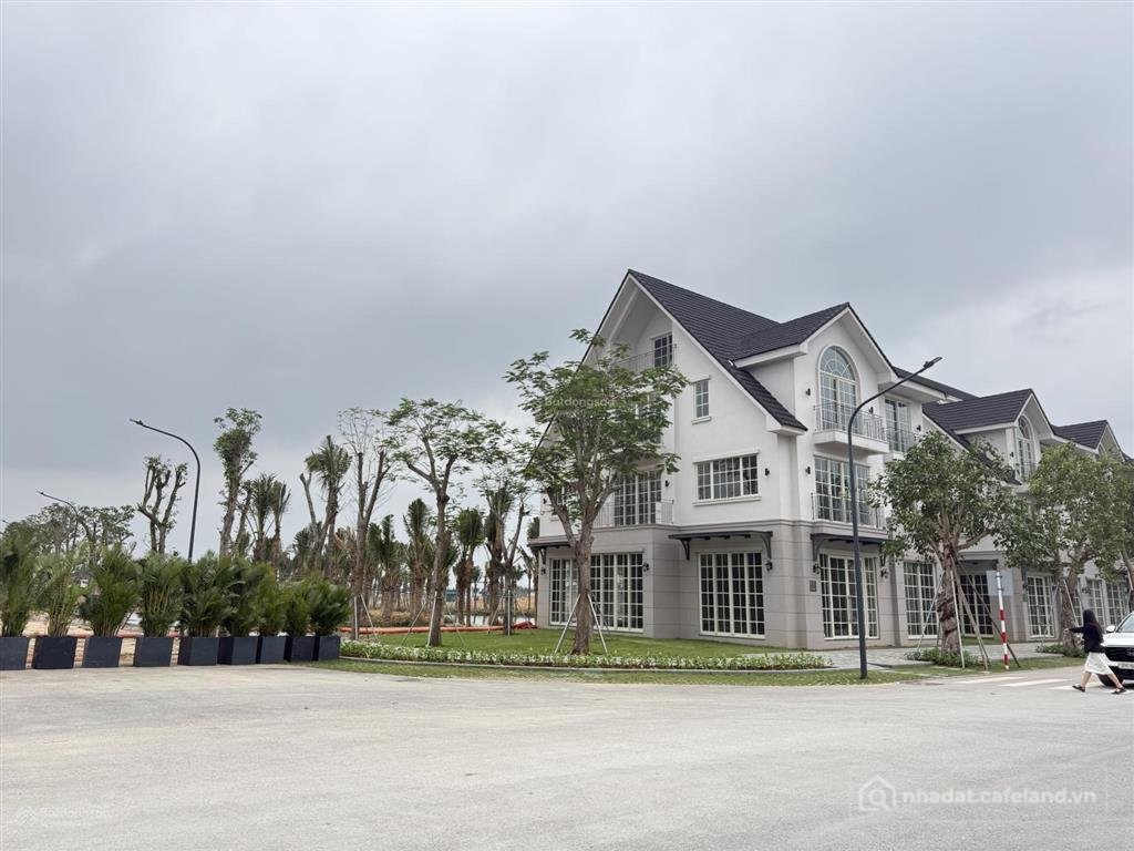 Bán nhà riêng: Bán shophouse view sông phân khu central island vị trí kinh doanh