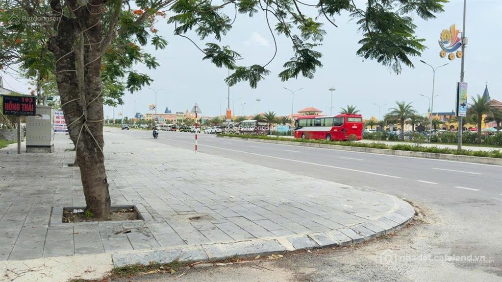 Bán đất thổ cư: Chính chủ bán 257m2 đối diện vin wonder cửa hội, cách đường bình