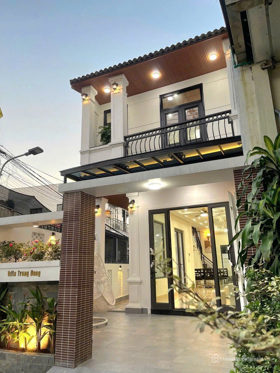 Bán nhà riêng: Bán Nhà Đẹp, 2 tầng , 2 mặt tiền Villa mini Tân cổ điển - phú thư