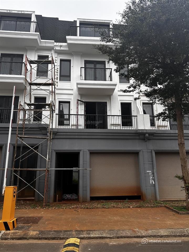 Bán nhà riêng: Bán nhanh căn nhà phố eco city premia, 6m mặt tiền. đối diện hoa 