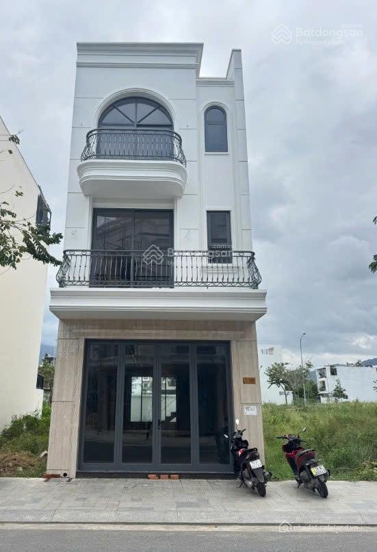 Bán nhà riêng: Bán nhà phố tại khu đô thị vcn phước long 2 pháp lý sổ hồng giá 1