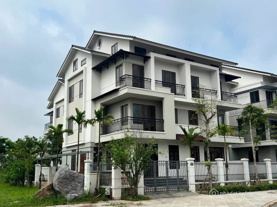 Bán nhà riêng: Biệt thự 180m² Centa Riverside 11,X tỷ, sát vách Ninh Hiệp, ngay 