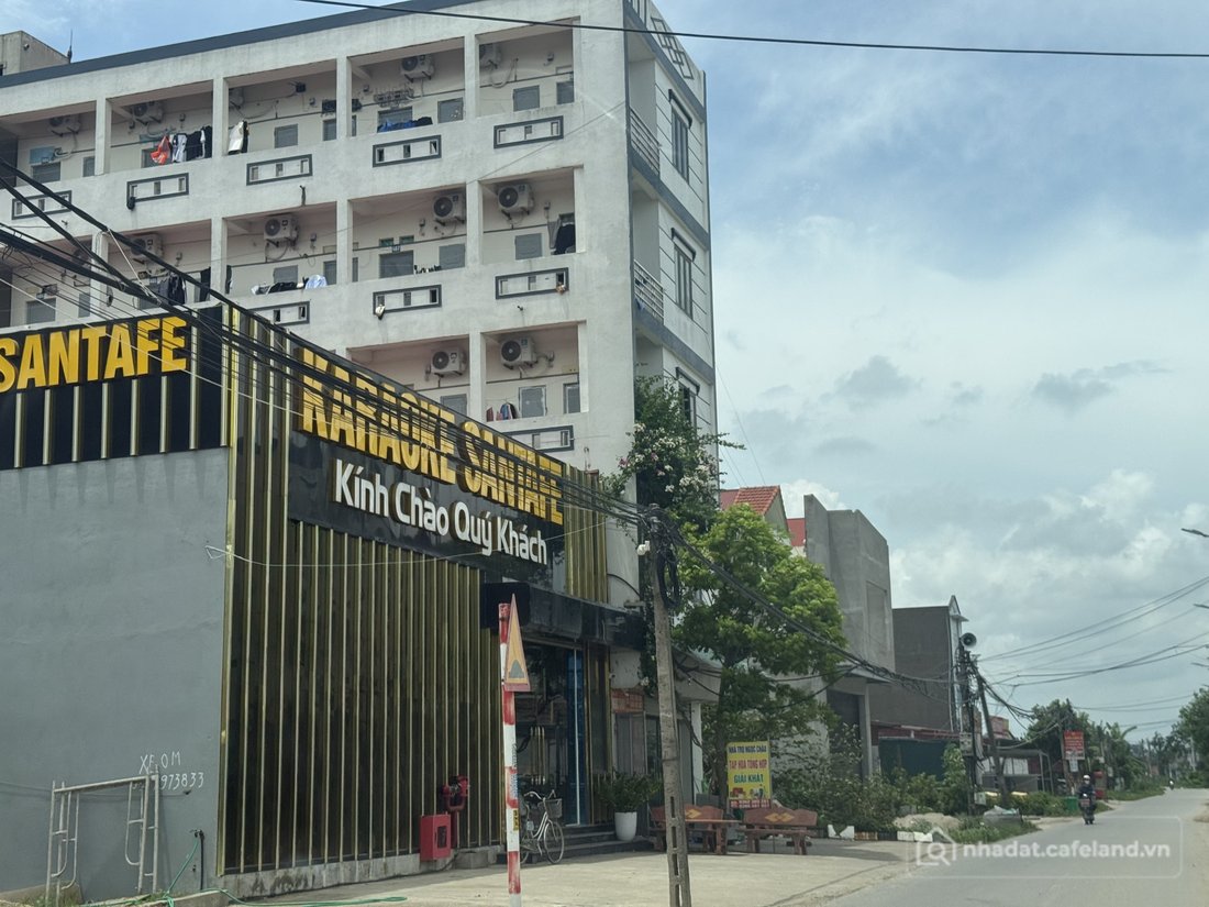 Bán đất thổ cư: Bán đất Yên Giả DT 200m2, mặt 8,5m, ngay cổng làng, sát VĐ4 và c