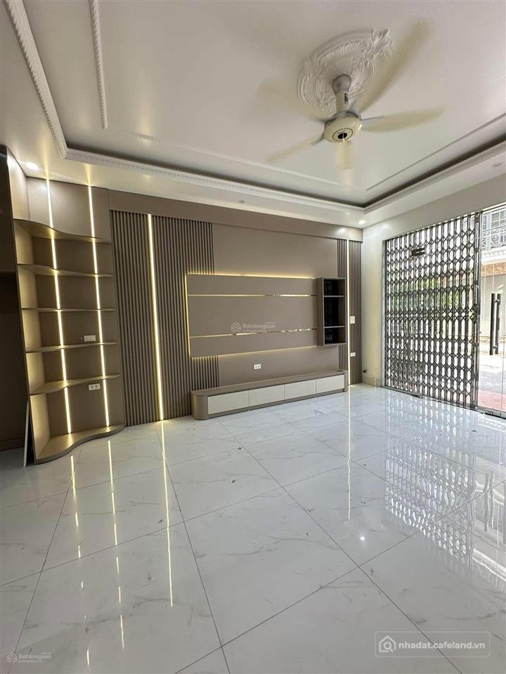 Bán nhà riêng: Bán nhà 3 tầng 50m2 full nội thất khu tđc vinhomes riverside, sở 