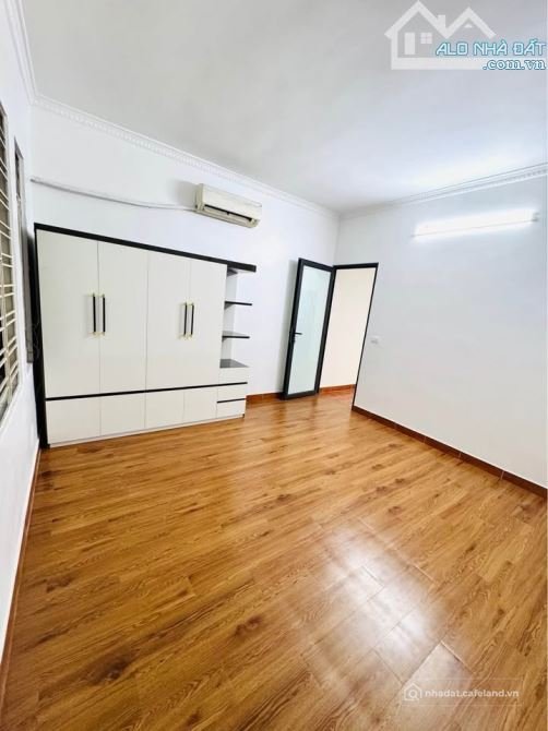 Cho thuê nhà riêng: Cho thuê nhà tại ngõ Đà Nẵng Gần Ngã 5 Cát Bi Plaza Cực Đẹp 