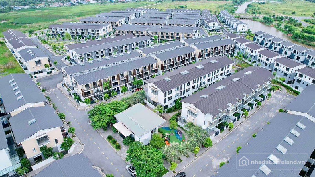 Bán nhà riêng: Chính chủ cần bán gấp nhà mới tại khu đô thị The Greenery xây 3 t