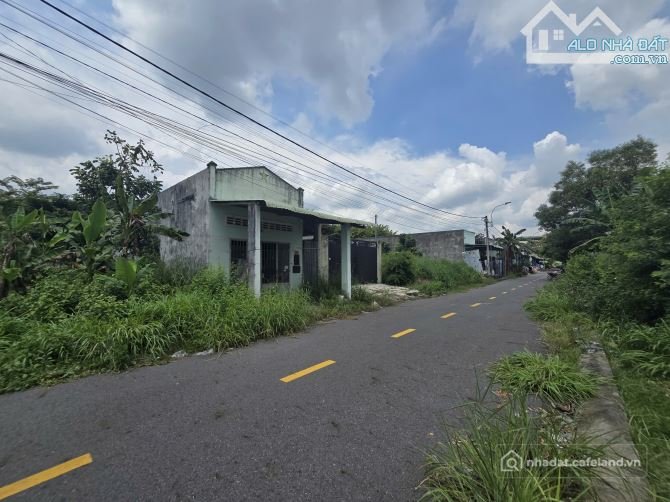 Bán nhà riêng: Bán nhà đất ngay Khu công nghiệp chà là Dương Minh châu, Tây Ninh