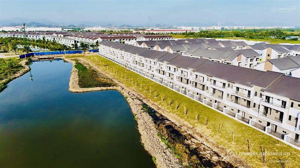 Bán nhà riêng: Bán lk view sông độc hiếm 80m the greenery. giá chỉ 5,7 tỷ ngay c