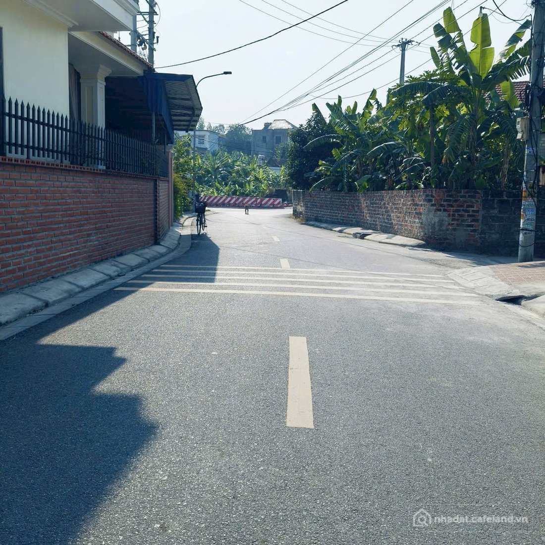 Bán đất thổ cư: Bán 85 m Hoà Bình khu dân cư đông đúc đường trải nhựa .l/h:076.2