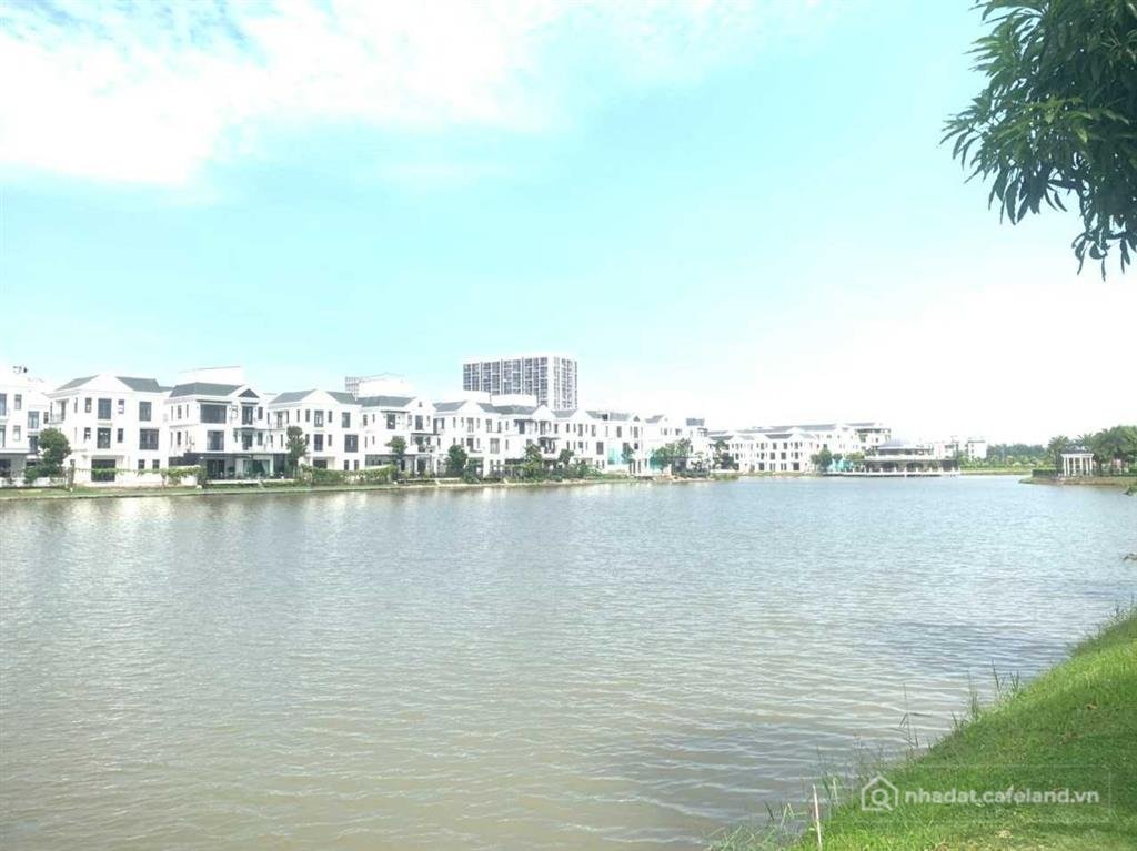 Bán nhà riêng: Bán gấp đơn lập mặt hồ vinhomes marina 350m2, siêu đẹp, giá 33 tỷ
