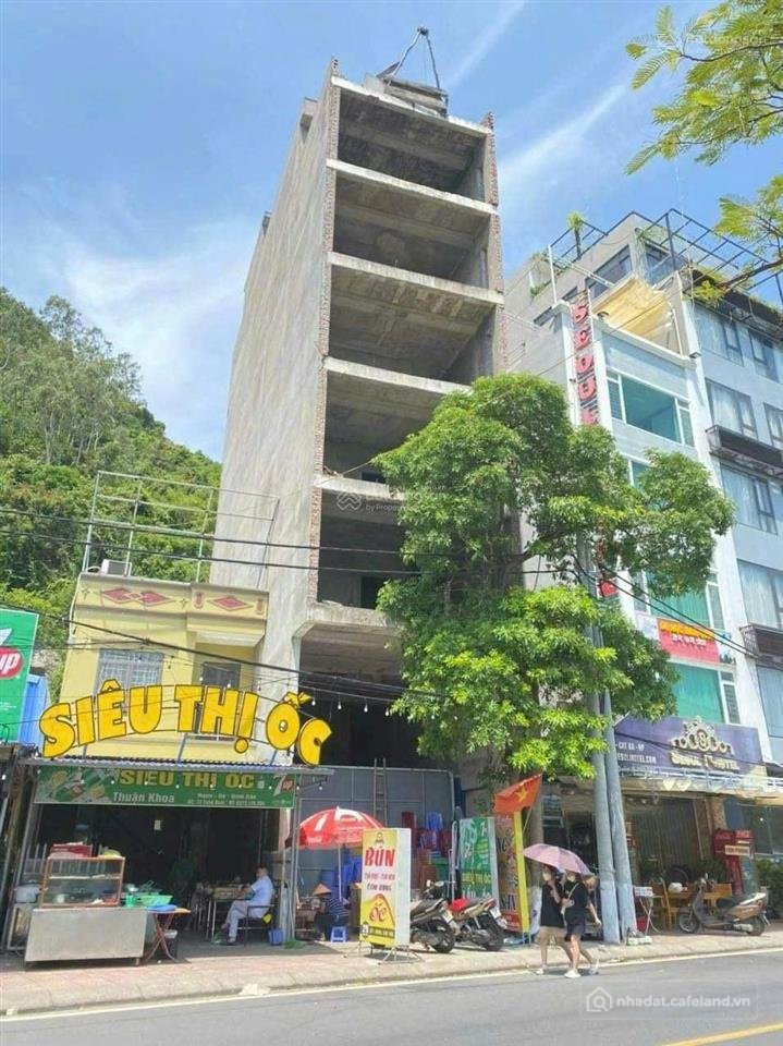 Bán nhà riêng: Bán khách sạn xây thô 7 tầng mặt đường tùng dinh cát bà