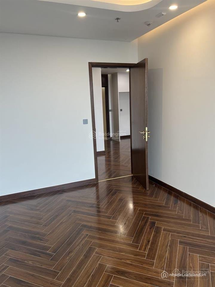 Bán căn hộ chung cư: Bán căn 1,5 ngủ diamond crown hướng tây bắc 3,1 tỷ