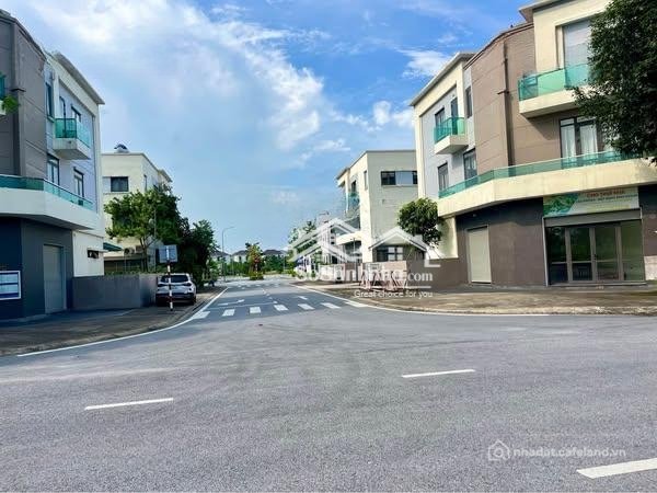 Bán kho, nhà xưởng: Chính Chủ Bán Gấp Căn Shophouse Centa City, Sát Vườn Hoa , G