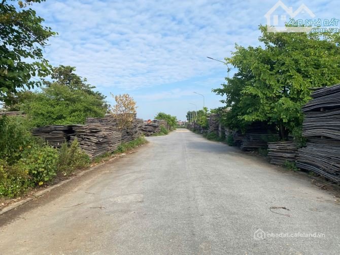 Bán đất thổ cư: Bán đất Tam Đa Yên Phong dt 98m2 mt 5m hướng ĐN giá 2.55 tỷ