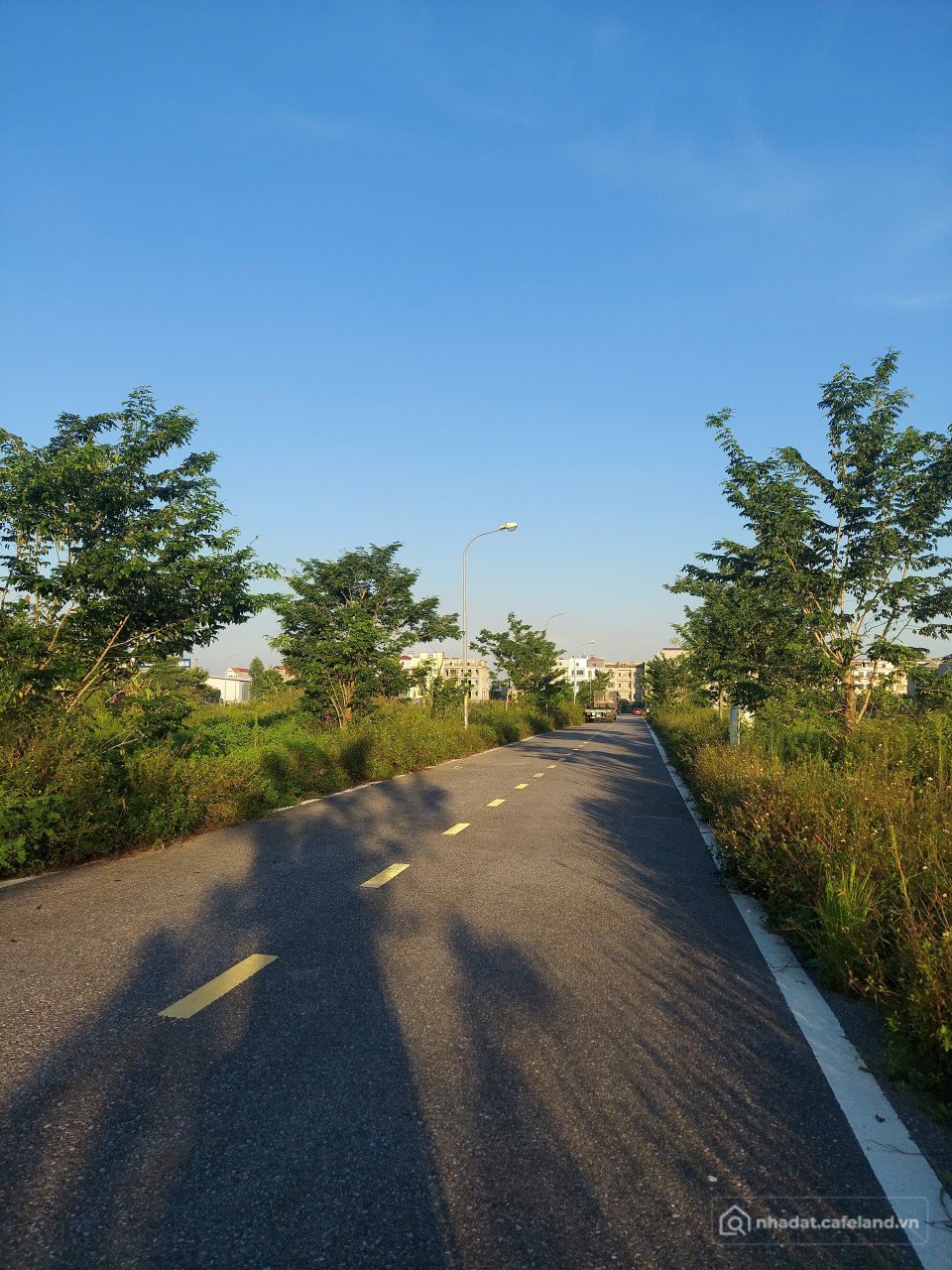 Bán đất thổ cư: Bán 104.3m đất dãy TH01 khu đô thị tây hồ tùng bách. Sau siêu th