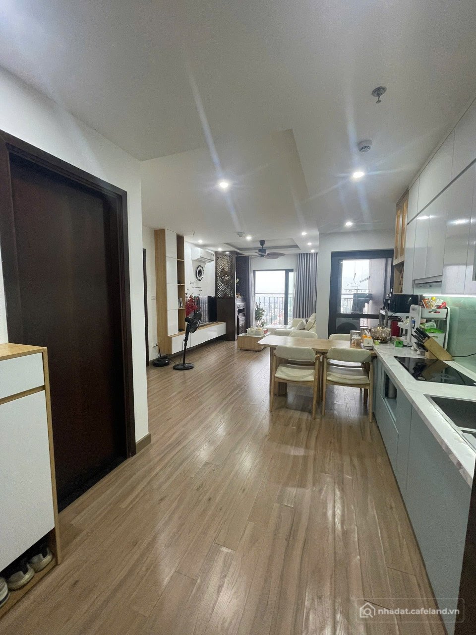 Bán nhà riêng: Bán căn góc. Tầng 25. Chung cư parkview city. View công viên nguy