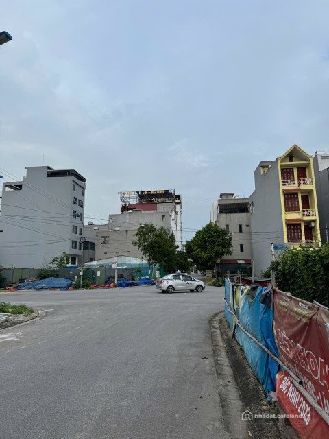 Bán đất thổ cư: Bán 72m đất đường nguyễn thiện tích. Nhìn khu phức hợp thể thao.