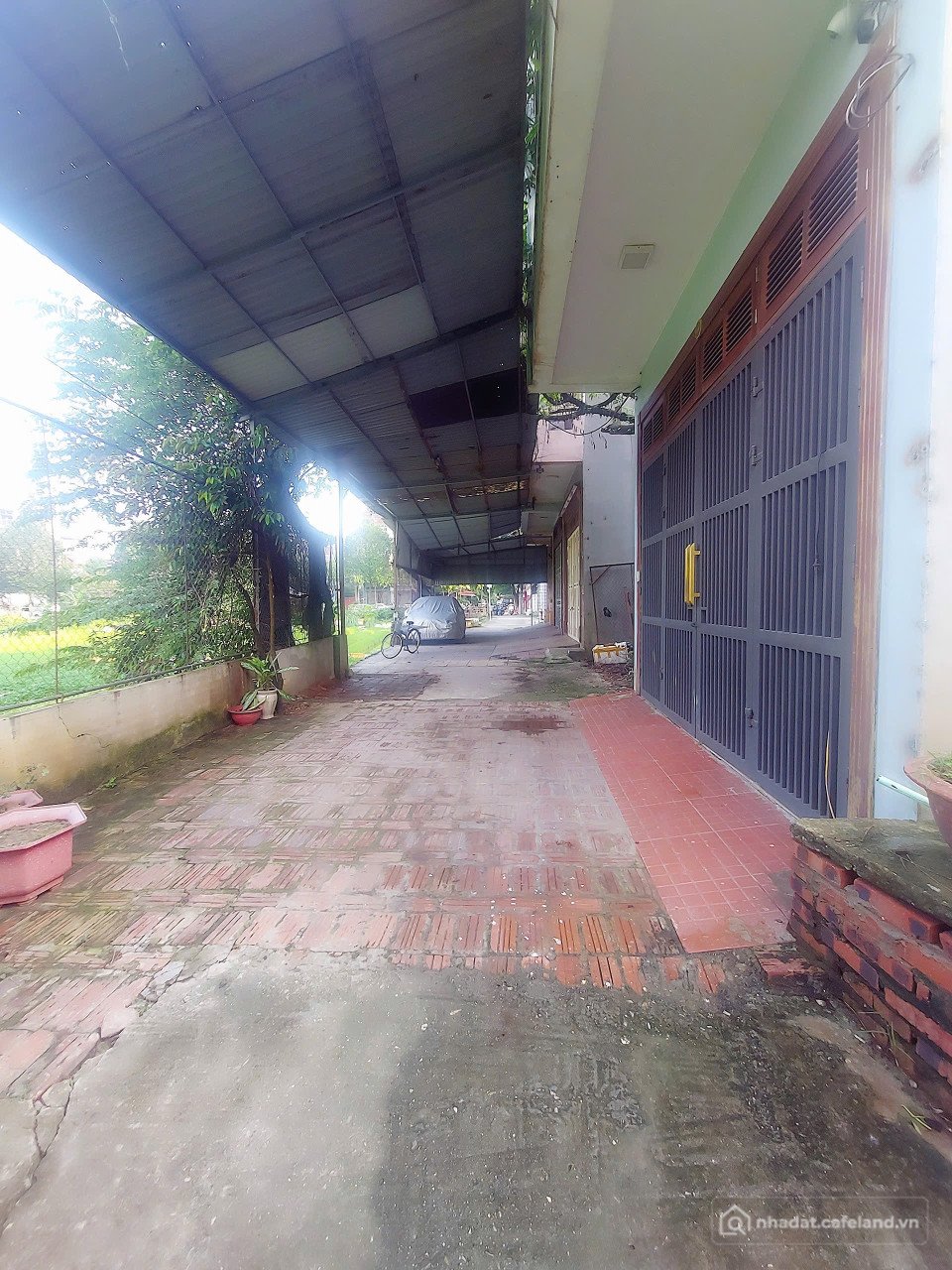 Bán đất thổ cư: Bán 78.3m2 đất nhìn khu phức hợp thể thao bò sơn. Làn 2 đường ng