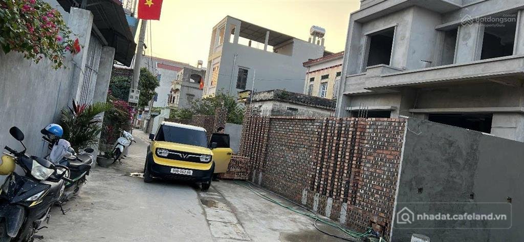 Bán đất thổ cư: Khu phố lựa phường việt hùng quế võ. dt 325 m2, mt 7.2m. giá 5,5