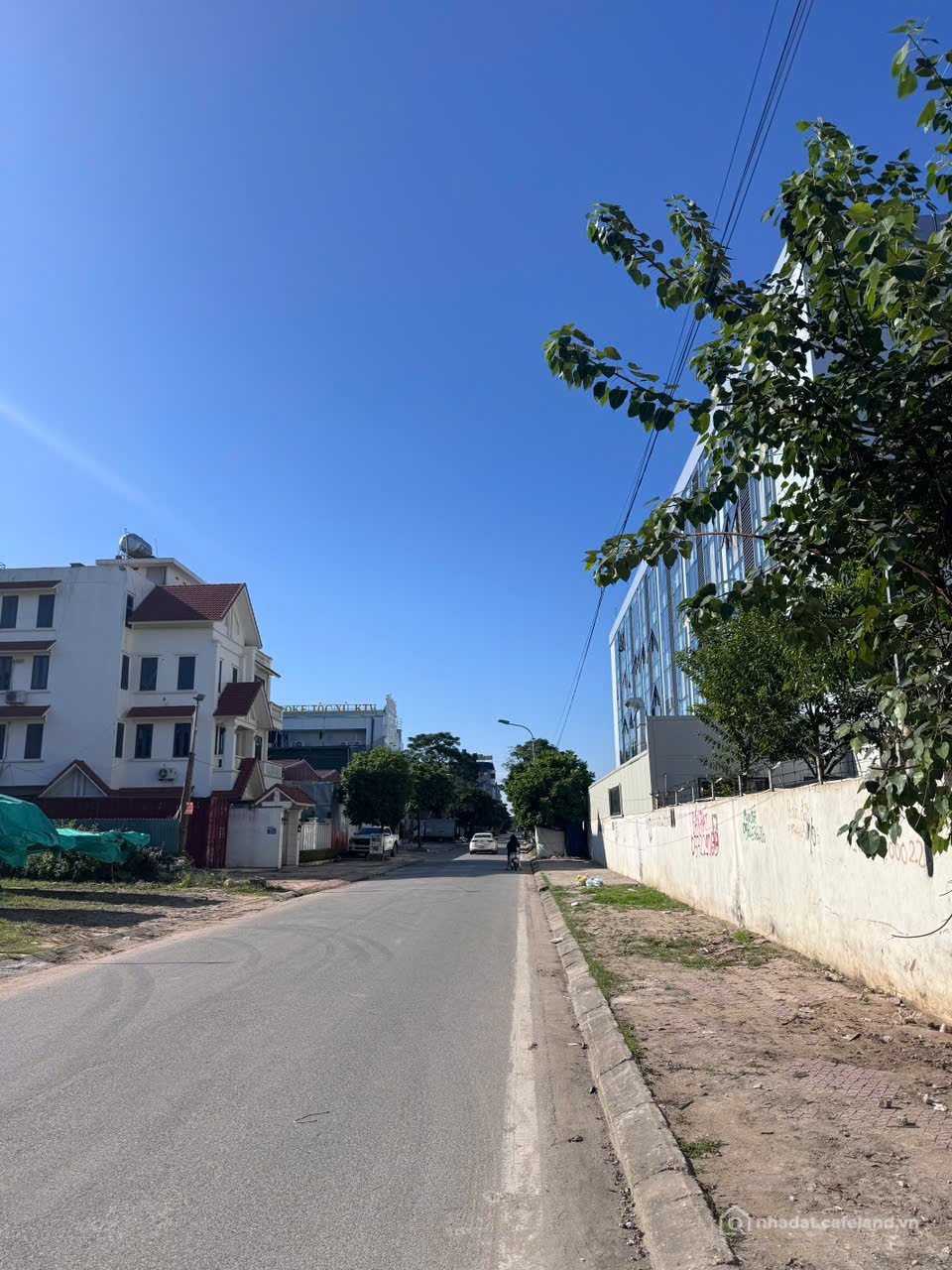 Bán đất thổ cư: Bán lô đất thái bảo giáp khu công nghiệp quế võ 361m2 mặt 24m gi