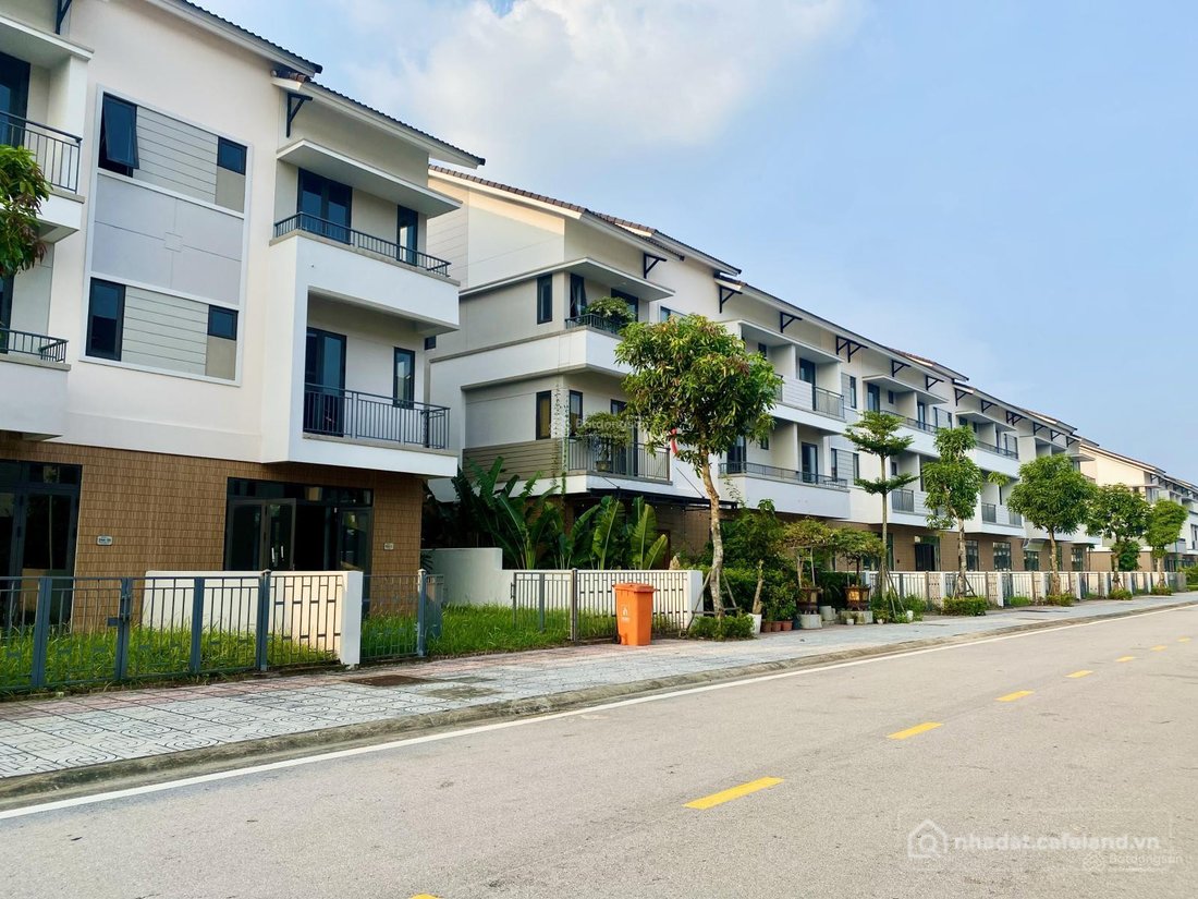 Bán nhà riêng: Bán căn SH3 100m2 Centa Riverside sát vách Ninh Hiệp, giá chỉ bằn