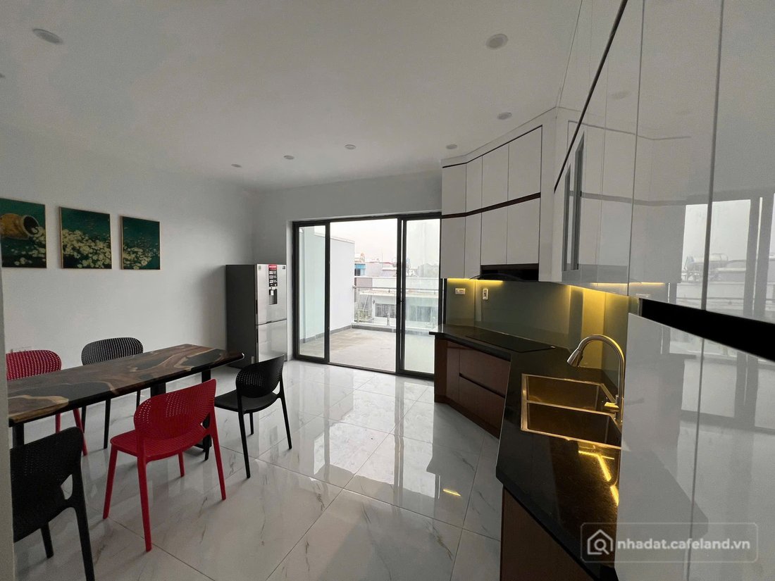 Bán nhà riêng: Bán căn góc 5 tầng him lam đại phúc. Diện tích đất 70.5m có thang