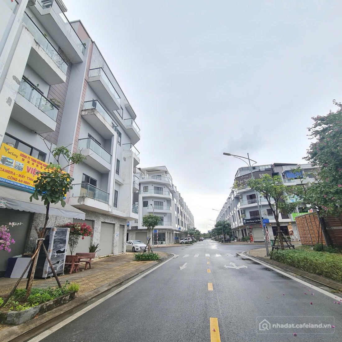 Bán nhà riêng: Bán nhà 5 tầng him lam đại phúc nhìn vườn hoa. Diện tích đất 75m 