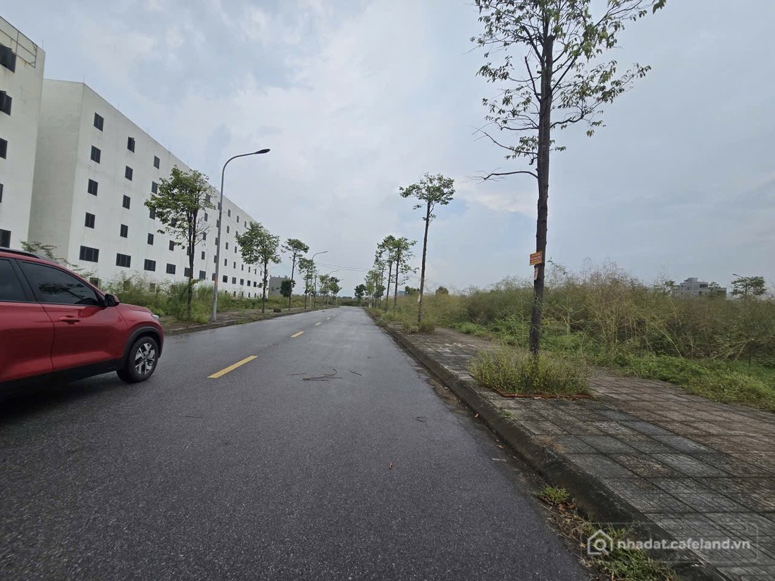 Bán đất thổ cư: Bán 85m đất dãy LK7 dự án him lam thụ ninh vạn an. Đường 16m. Cạ