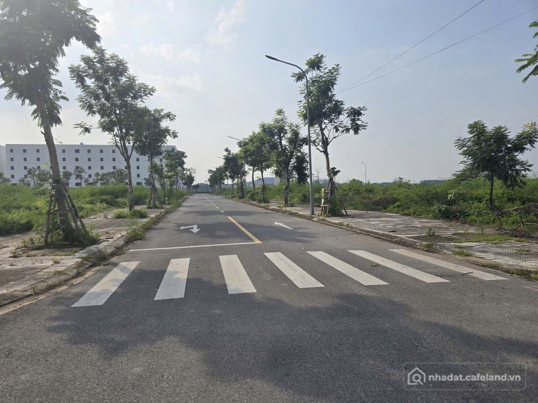 Bán đất thổ cư: Bán 81m đất dãy LK3 dự án him lam thụ ninh vạn an. Đường thông, 