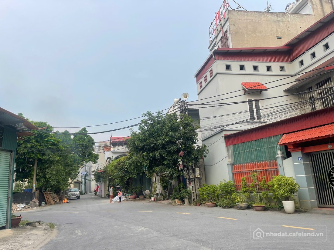 Bán đất thổ cư: Bán 90m đất làn 2 sứ long phương. Trung tâm thủ phủ cụm công ngh