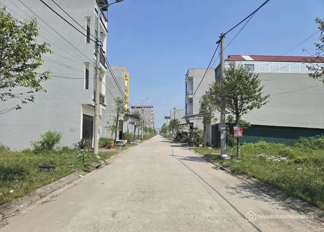 Bán đất thổ cư: Bán 72m đất dãy A1 đồng nhỏ quang châu bắc giang. Làn 2 đường hà