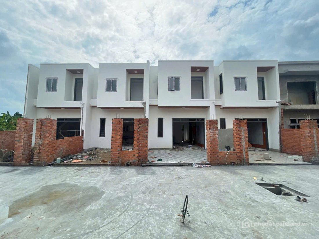 Bán nhà riêng: CÔNG ĐOẠN CUỐI CÙNG HOÀN THIỆN NHÀ PHỐ KHU VỰC TÂN TRIỀU