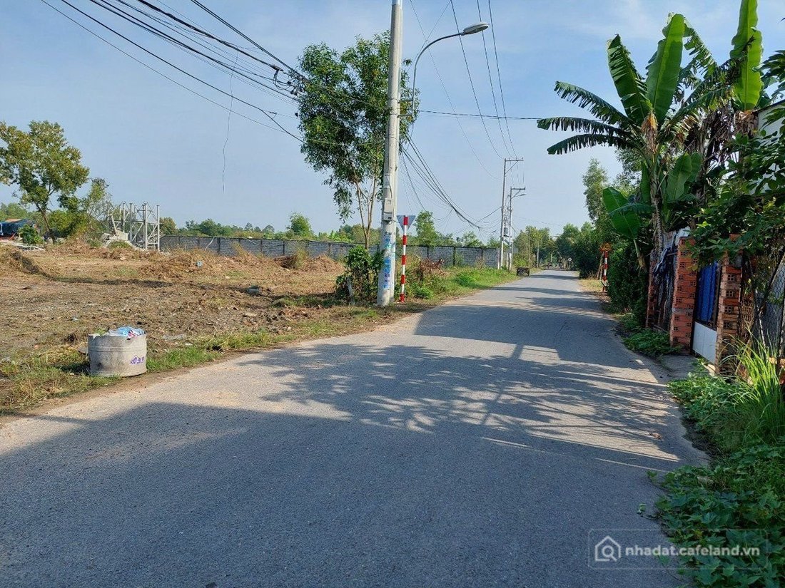 Bán đất thổ cư: Bán đất 206.2m² giá 215 triệu ngay cây xăng và khu công nghiệp